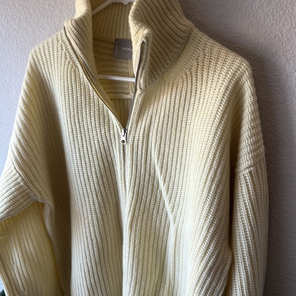 Everlane Women's Sweater in Light Yellow - Picture 4 of 4